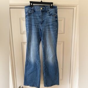 White House Black Market Everyday Soft Denim High-Rise Skinny Flare 6short